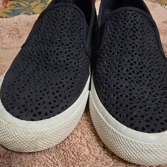 Sperry Navy shoes with cute cutouts size 8 - Picture 1 of 5